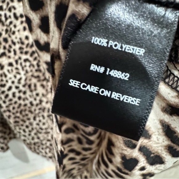 Torrid chiffon flowy short sleeve leopard top ❤️ - Picture 5 of 6